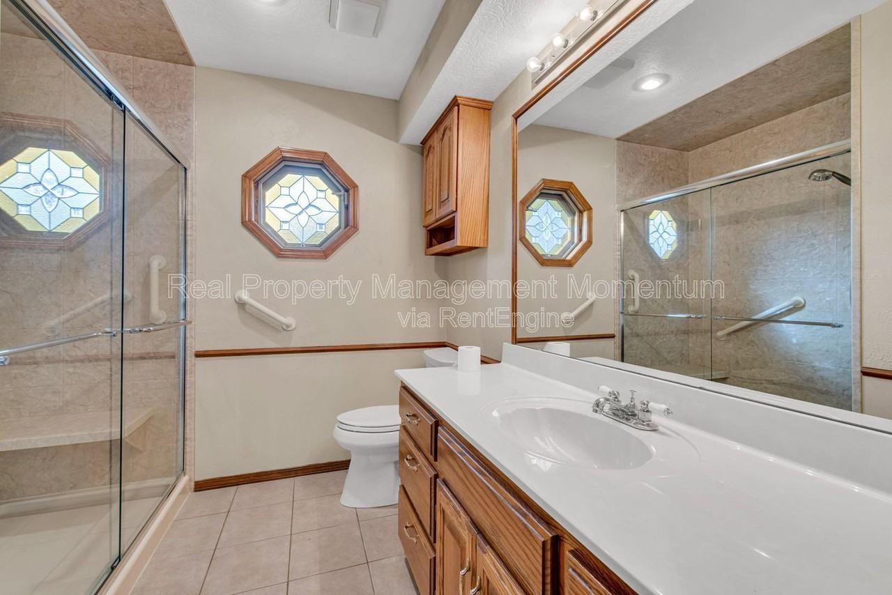 2183 W Arlington St - Photo 4 of 43