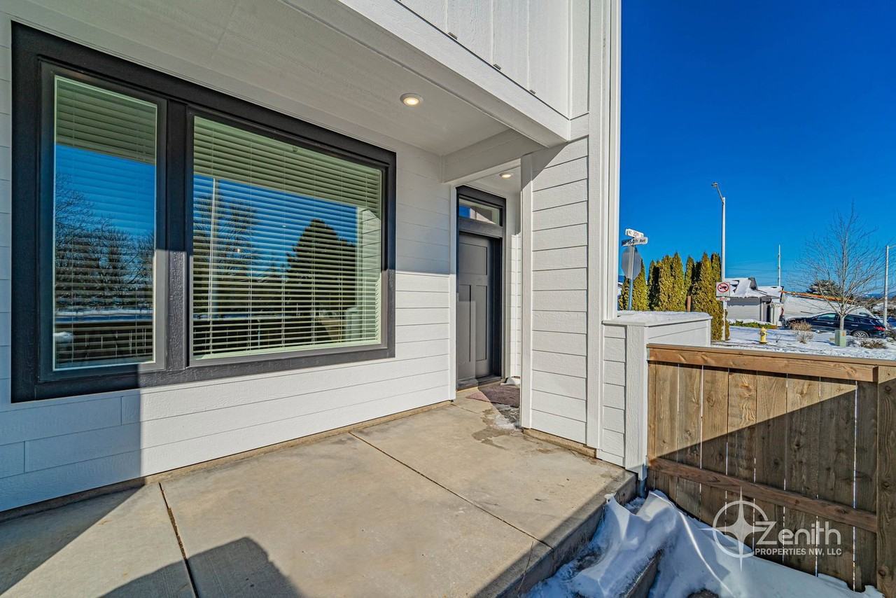 16334 Ne 20th St - Photo 4 of 38