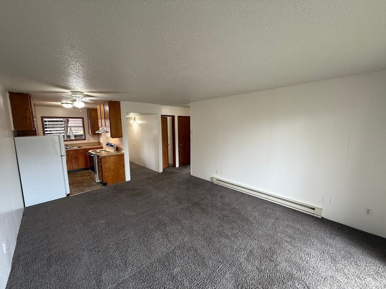 528 Sw Levens St #8 - Photo 3 of 13