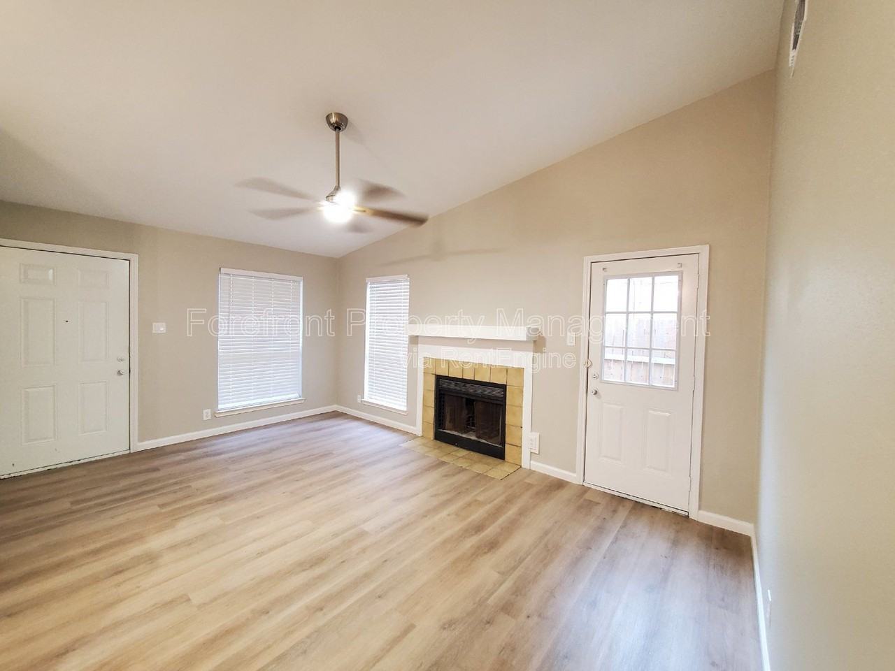 5717 Lochmoor - Photo 5 of 21