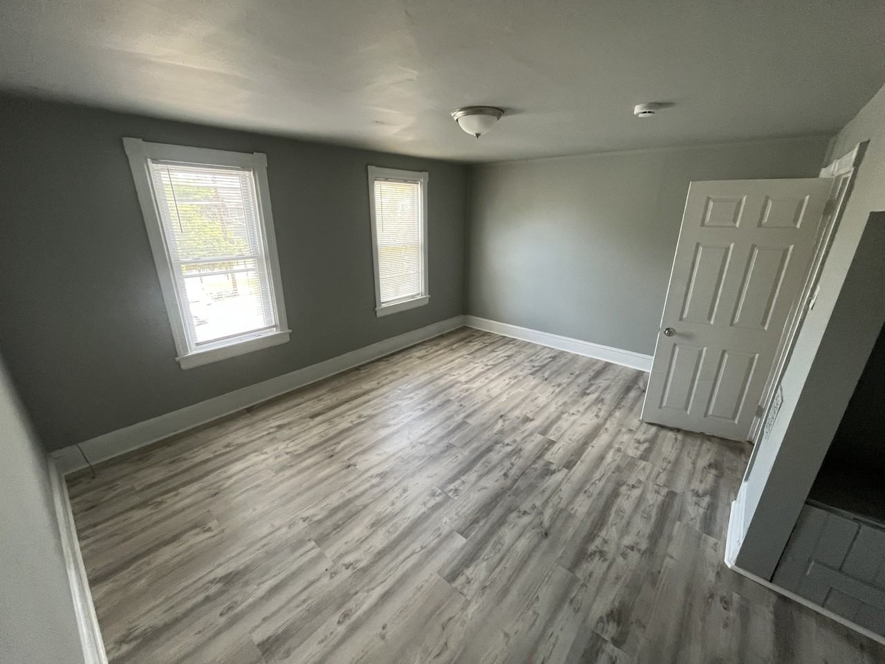 408 Burlington AveApt #2 - Photo 3 of 8