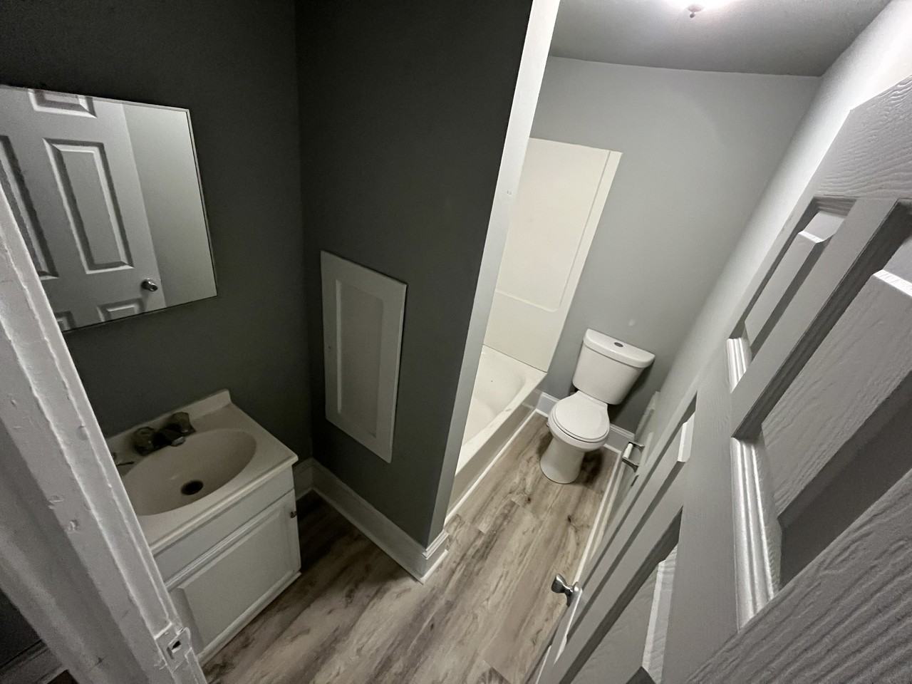 408 Burlington AveApt #2 - Photo 4 of 8