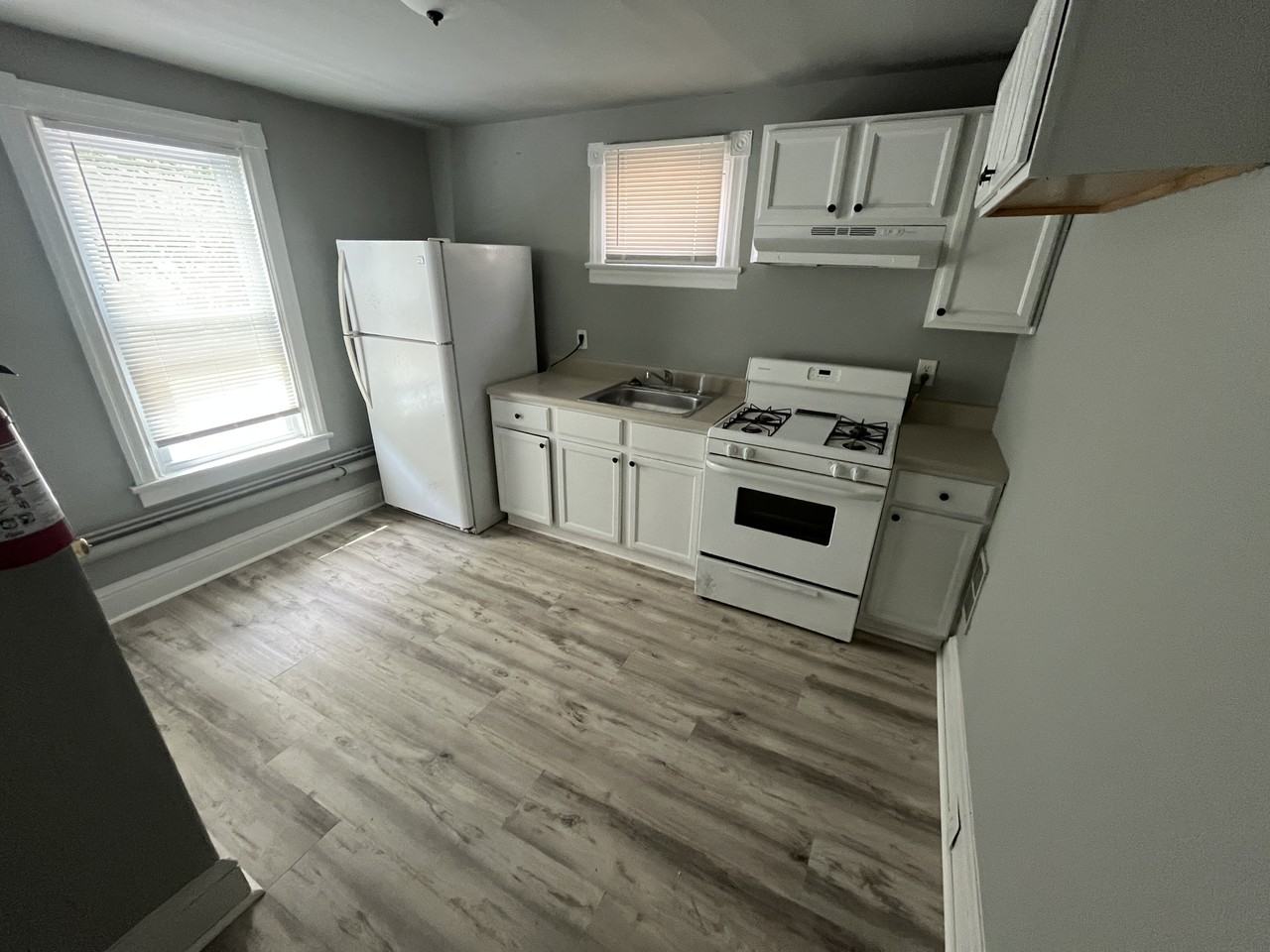 408 Burlington AveApt #2 - Photo 5 of 8