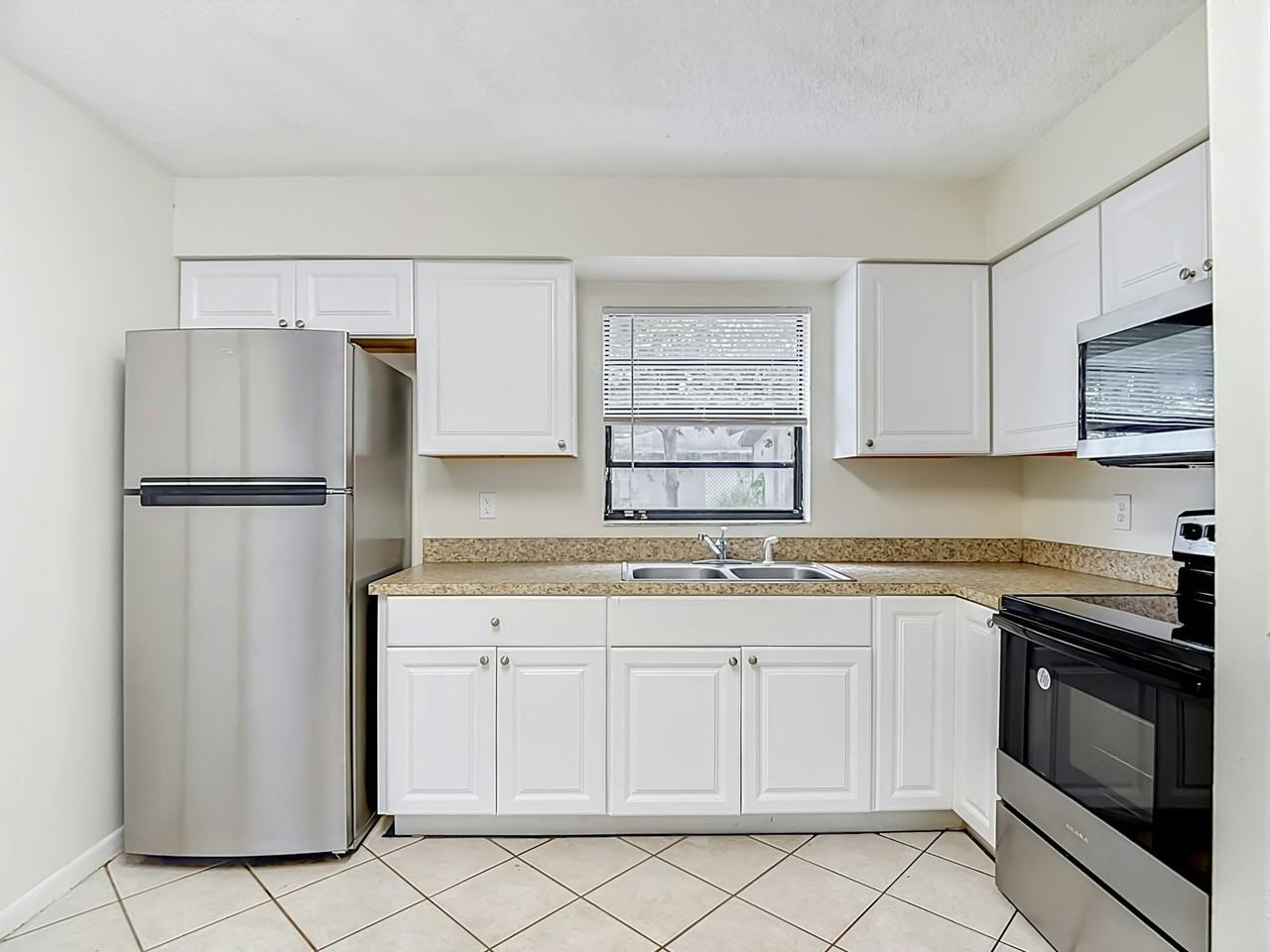 4102 East Humphrey Street, Unit A - Photo 4 of 23