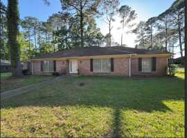 featured image of 816 Winthrop Cir
