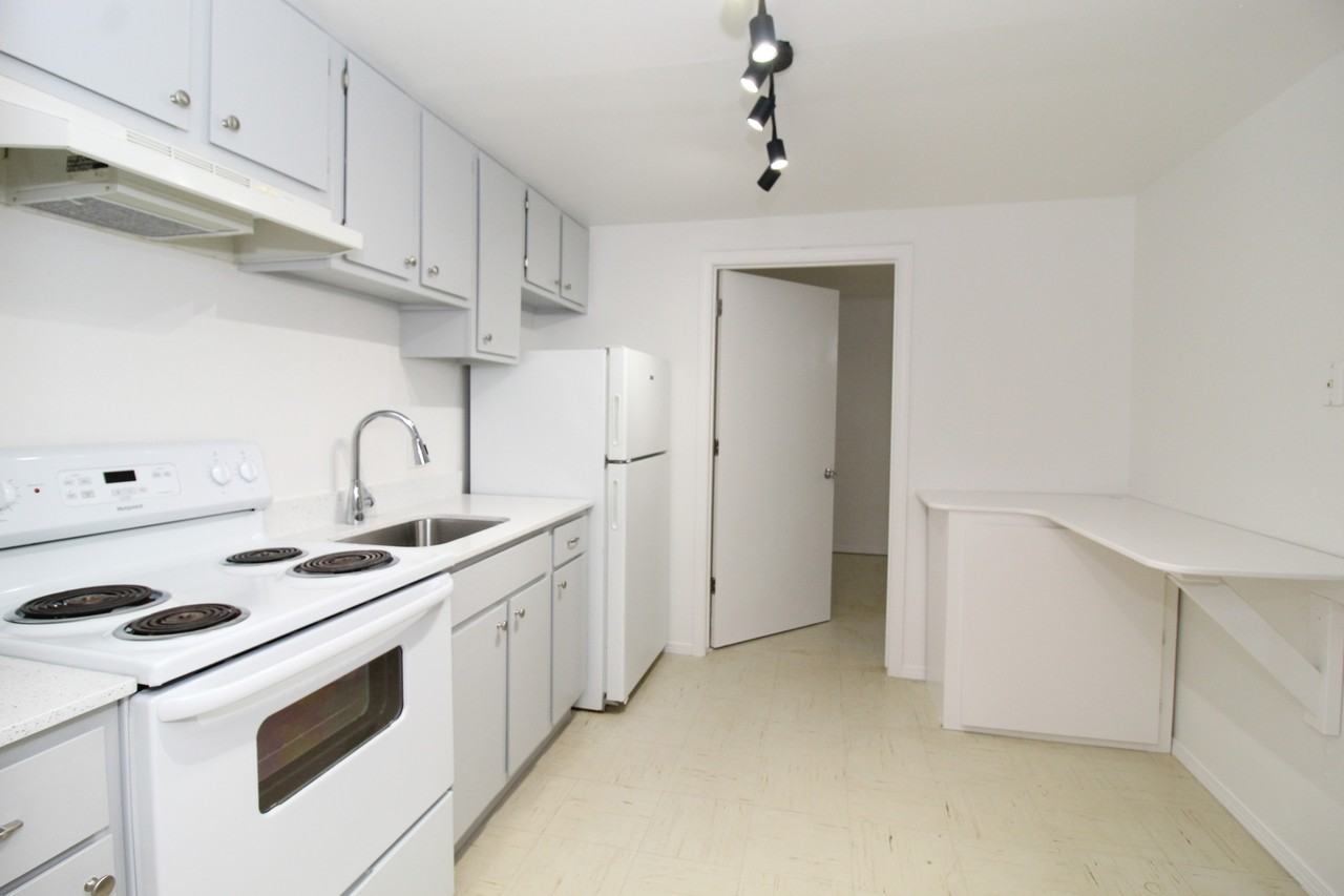 656 W Adams St #656AS - Photo 5 of 10
