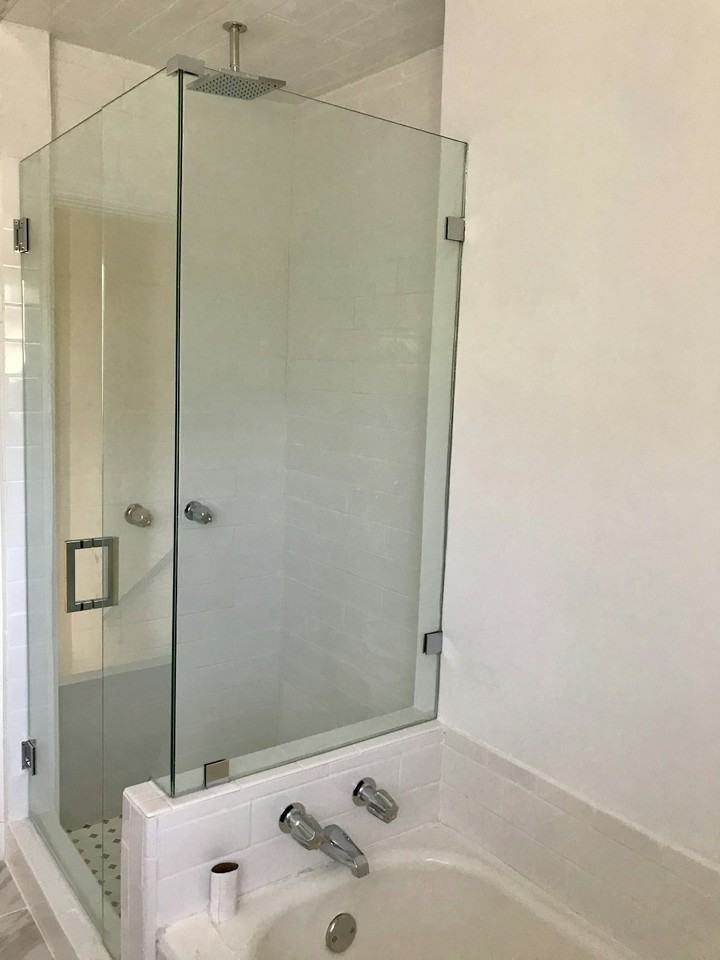 1050 S Genesee Ave - Photo 2 of 15