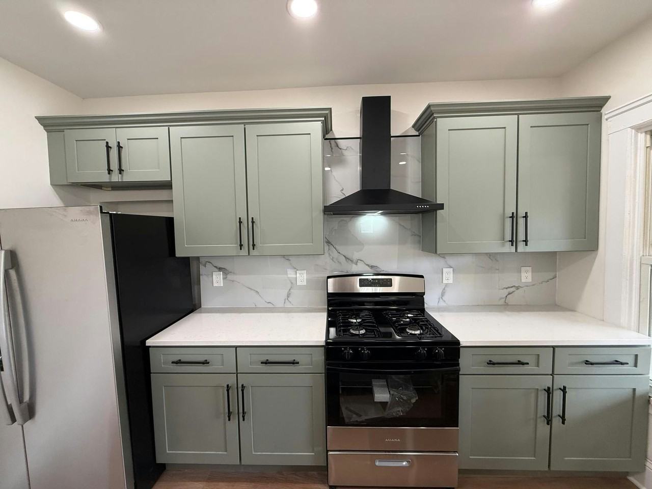 1326 West 110th Street, Unit First Floor - Photo 5 of 11
