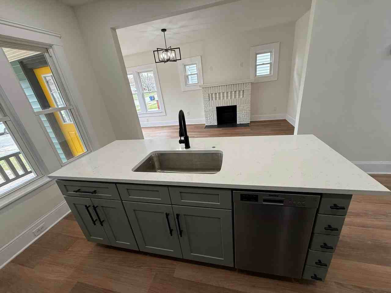 1326 West 110th Street, Unit First Floor - Photo 6 of 11