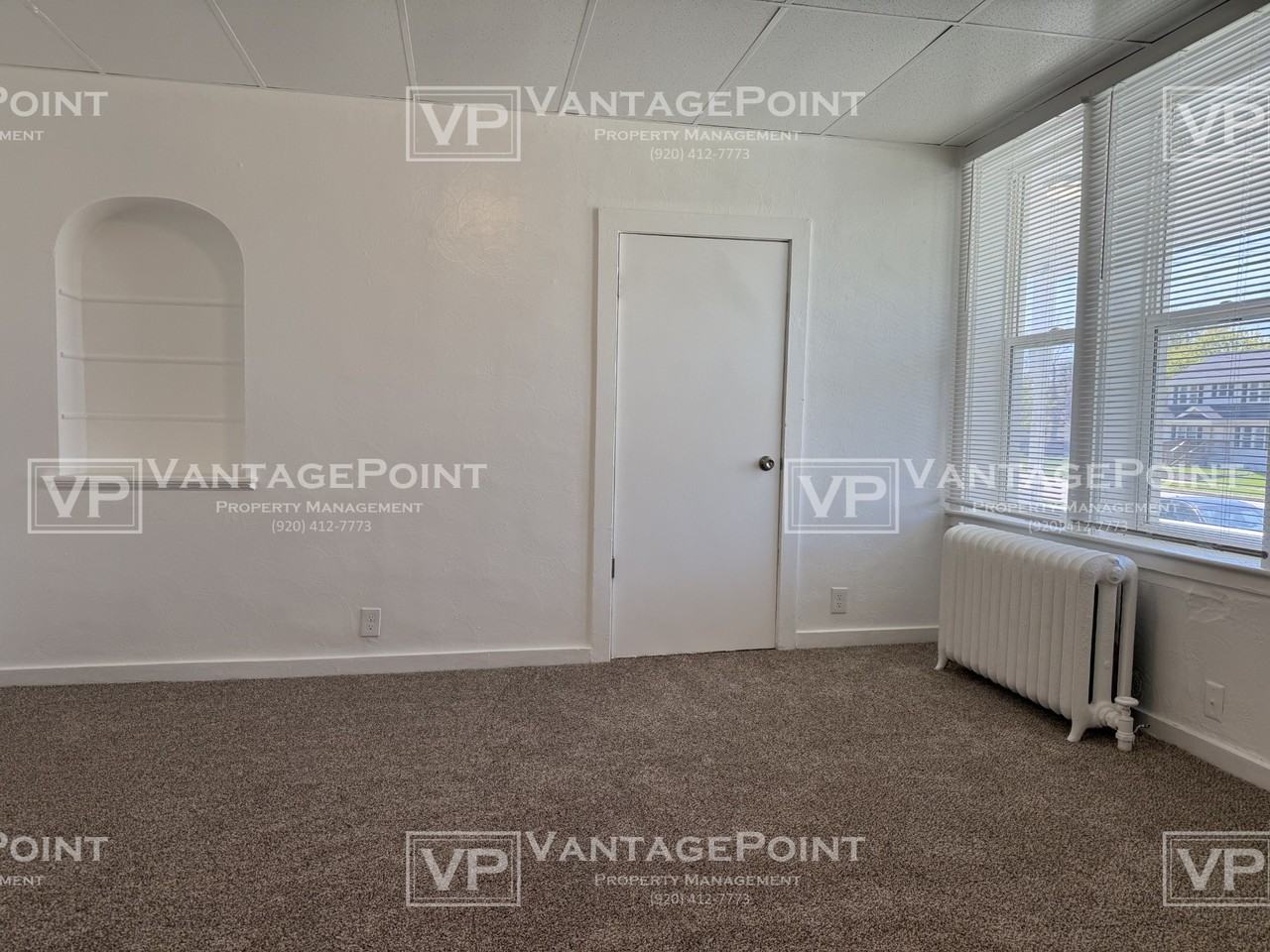 820 N Irwin Ave #820 - Photo 4 of 15