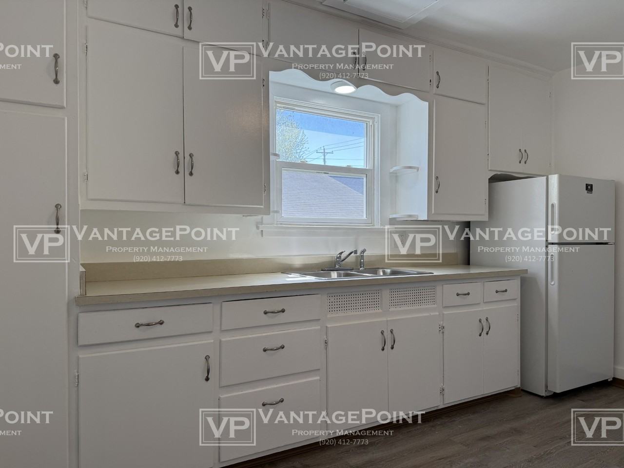 820 N Irwin Ave #820 - Photo 6 of 15