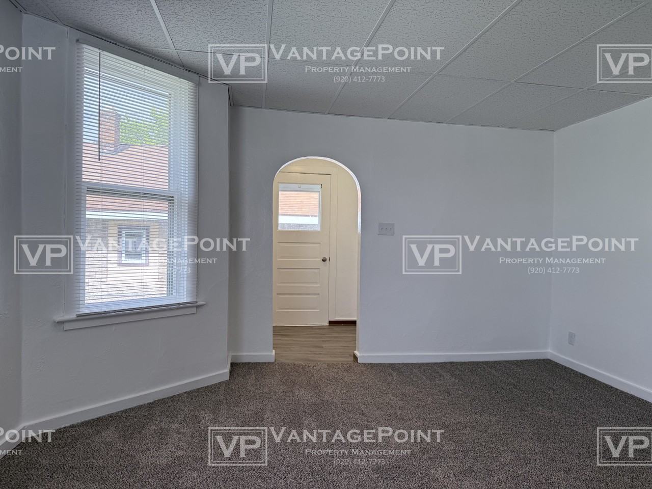 822 N Irwin Ave #822 - Photo 4 of 12