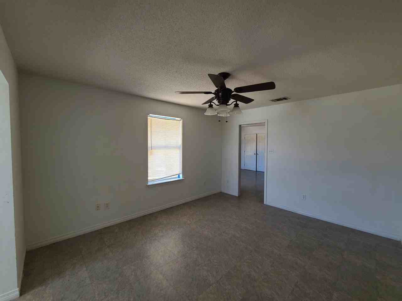 3541 Kings Dr #3541 - Photo 4 of 11