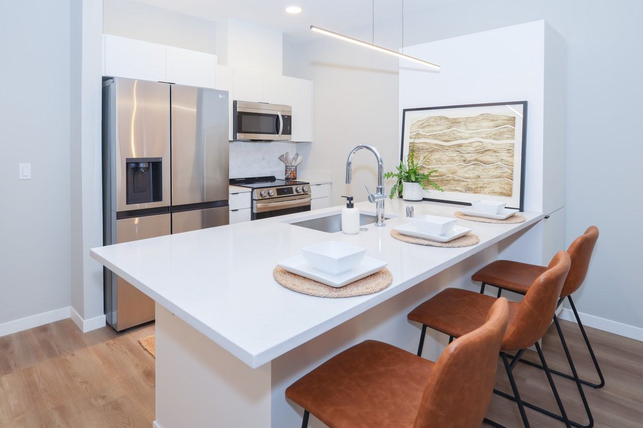 2630 N Hackett Ave #201 - Photo 2 of 11