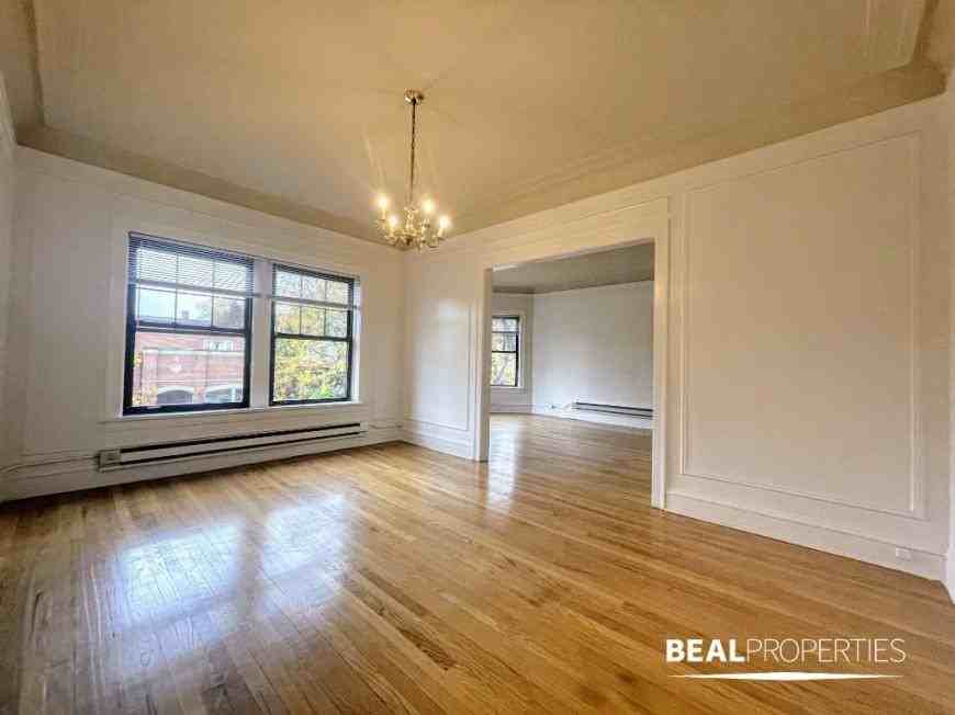 1305 Oak Ave - Photo 2 of 10