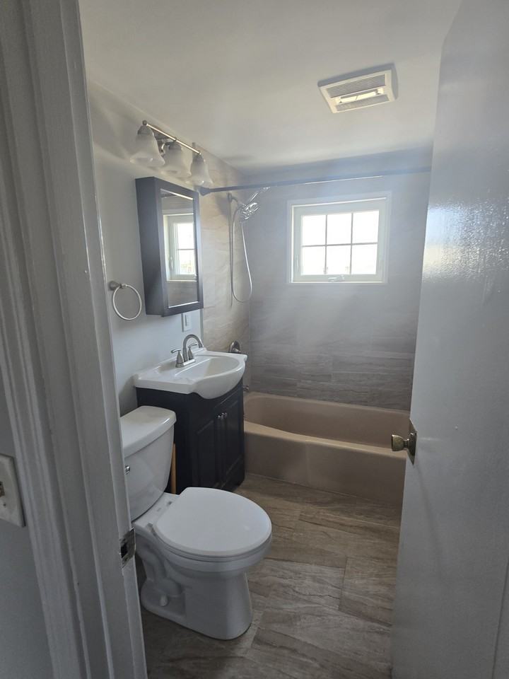 Seabreeze (54,58,60, 64 & 66 Center St) - Photo 4 of 25