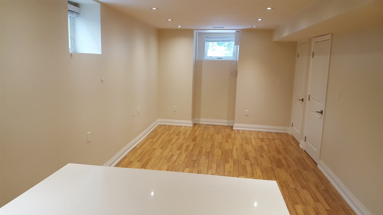 24 Duggan Ave - Photo 2 of 21