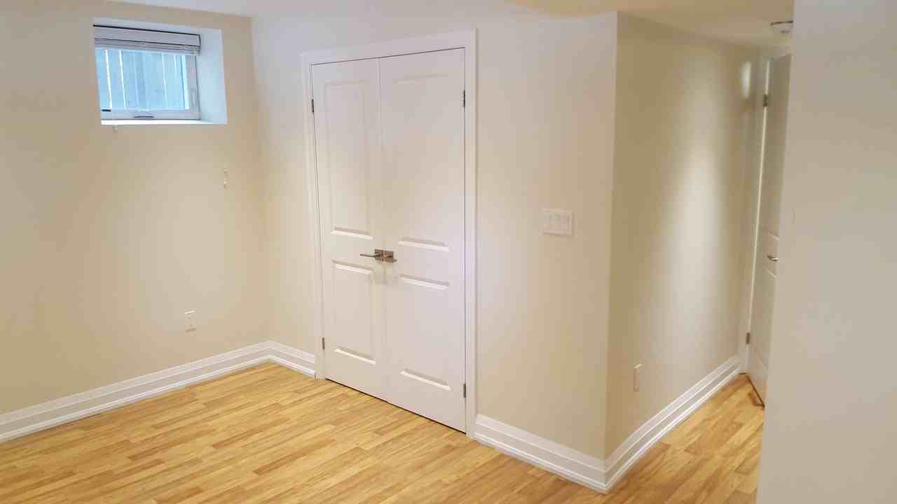 24 Duggan Ave - Photo 5 of 21