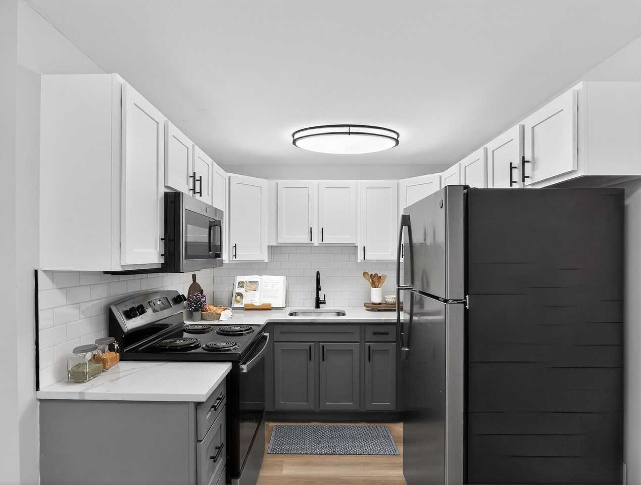 Eagle Rock Apartments at West Hartford - Photo 3 of 30