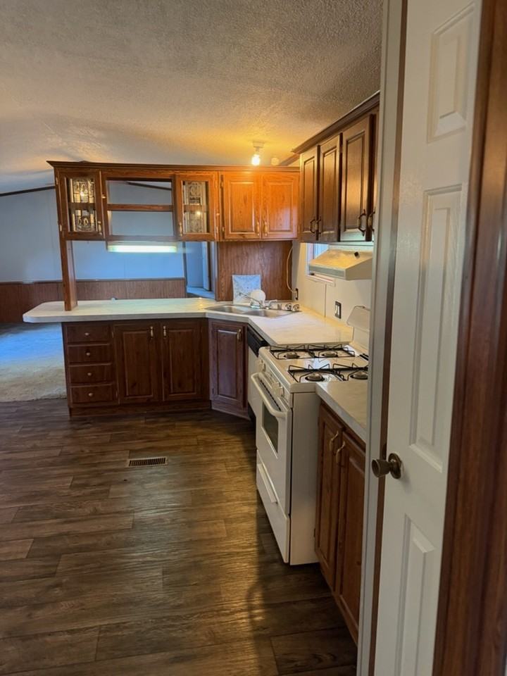 Whispering Pines Mobile Home - Photo 3 of 12