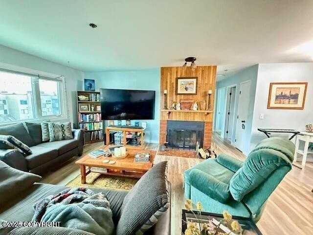 380 E 11th Ave #B421 - Photo 5 of 13