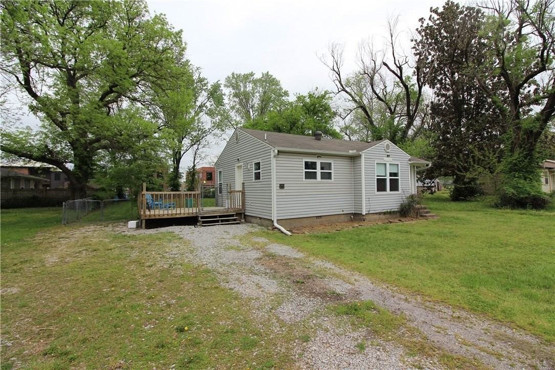 203 Se 7th St - Photo 2 of 14