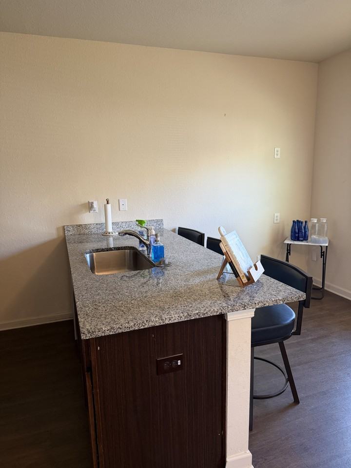 Highwood Ln #507 - Photo 6 of 8