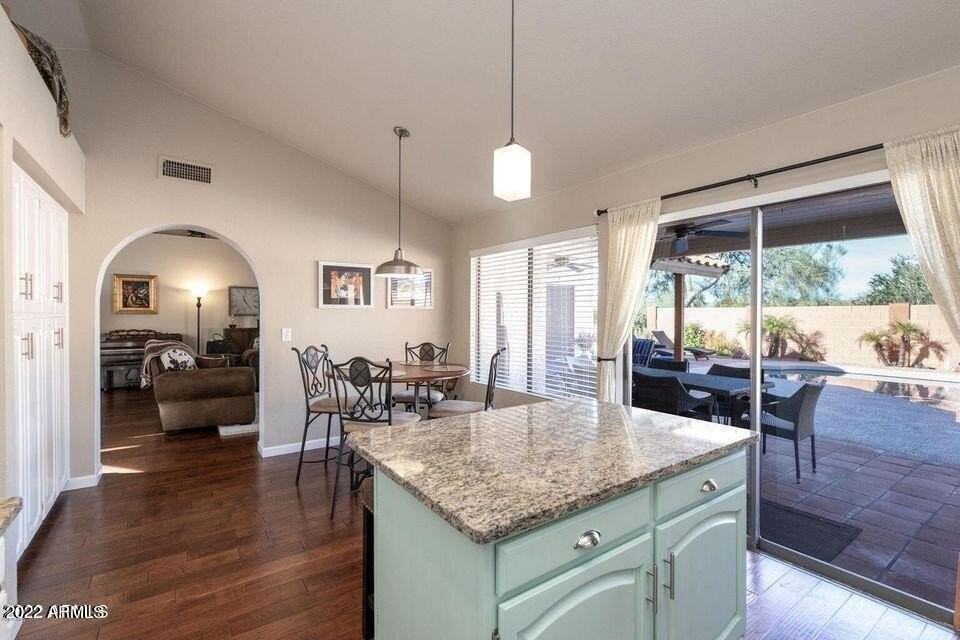 11826 N 109th St - Photo 5 of 20