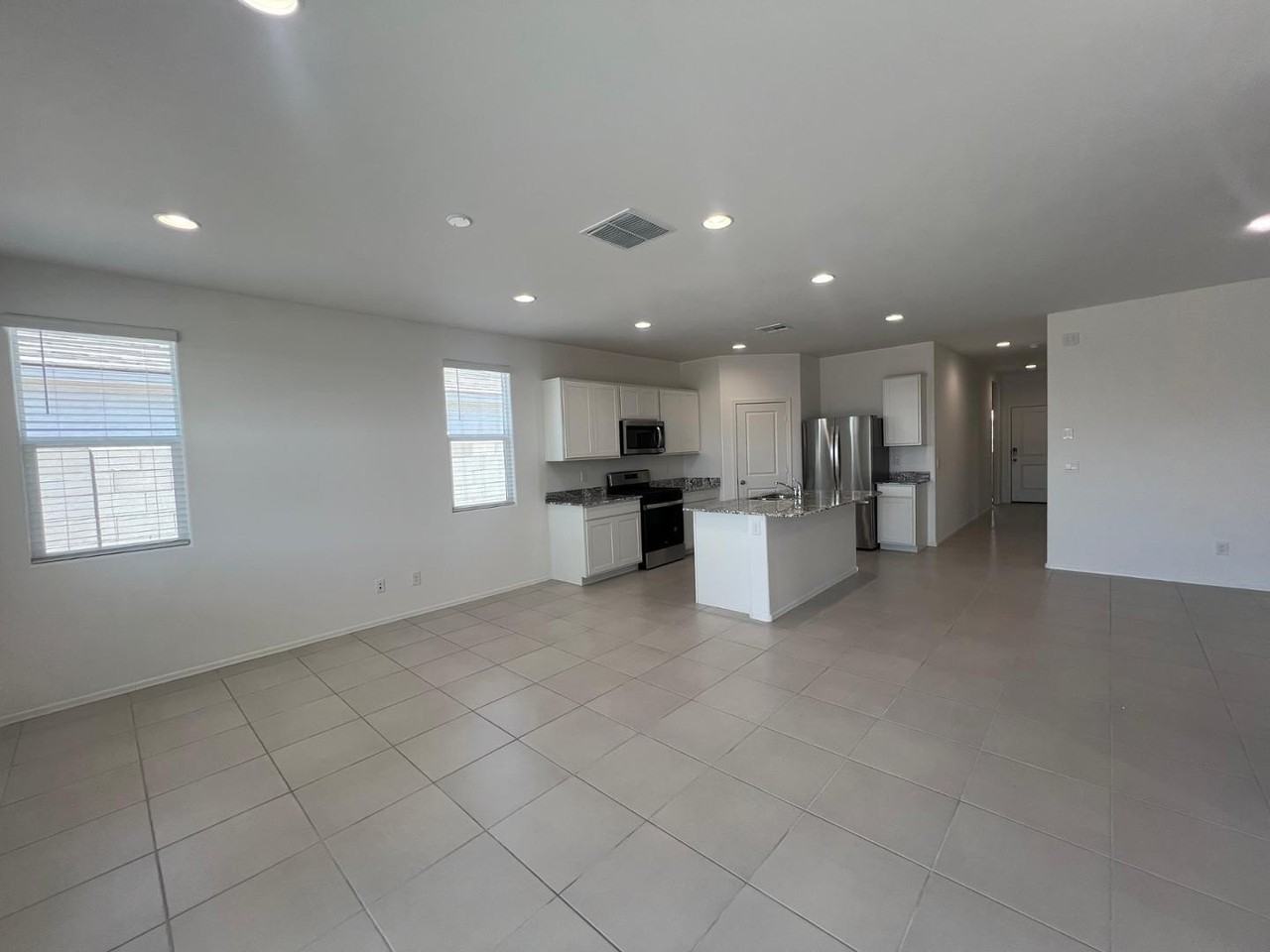 15645 W Desert Hollow Dr - Photo 6 of 18