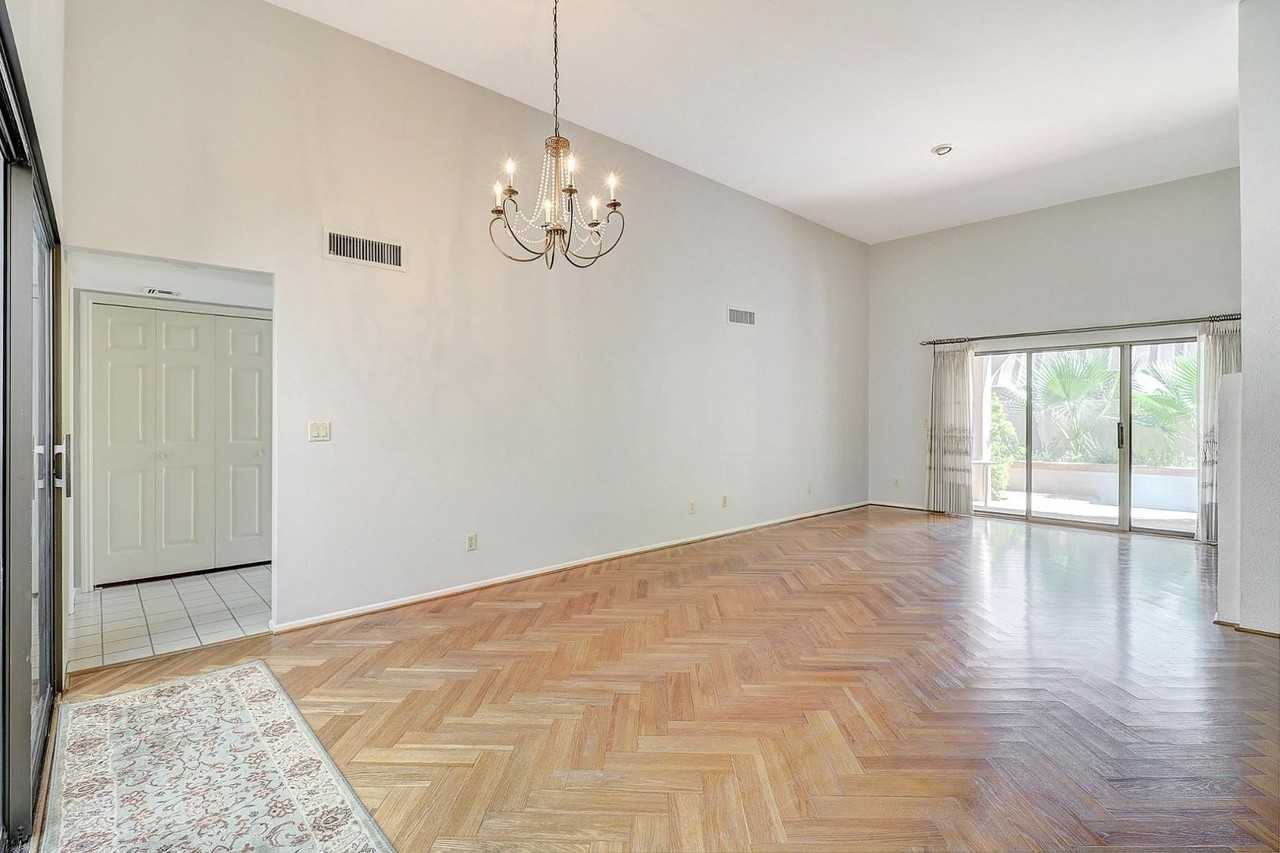 3025 E Marlette Ave - Photo 6 of 23