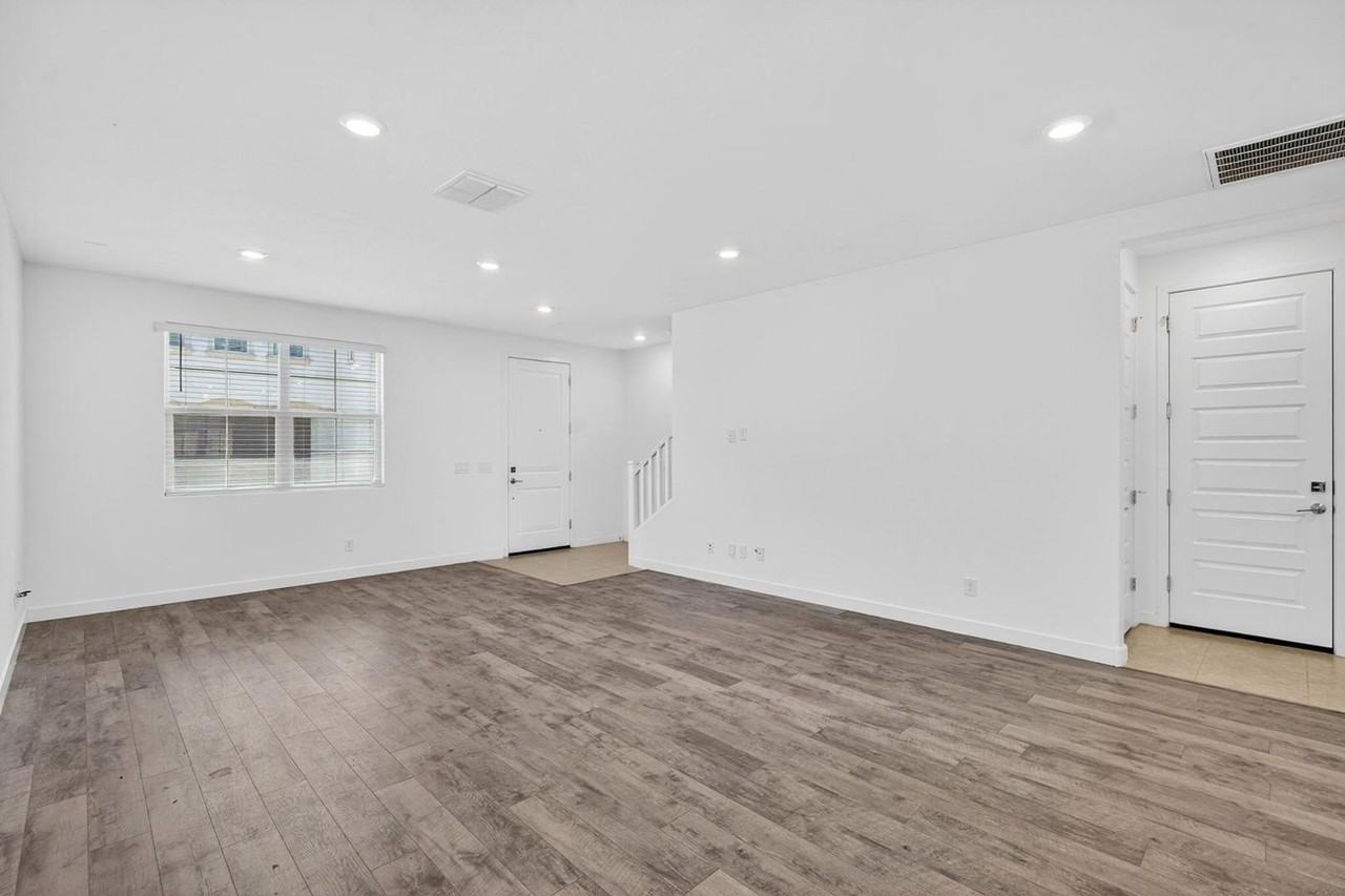 1138 E Sabino Dr - Photo 5 of 40
