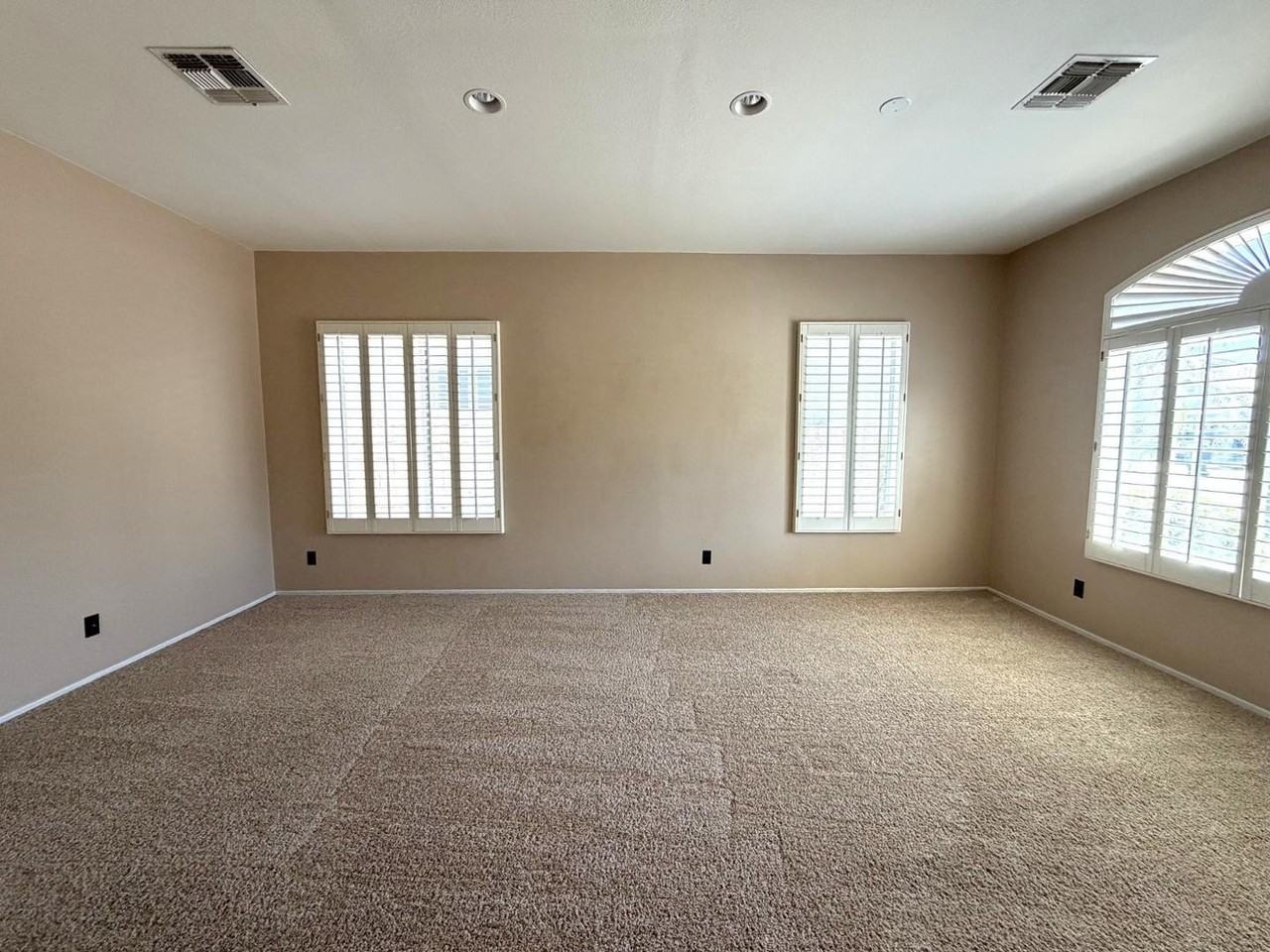 760 W Cherrywood Dr - Photo 4 of 47