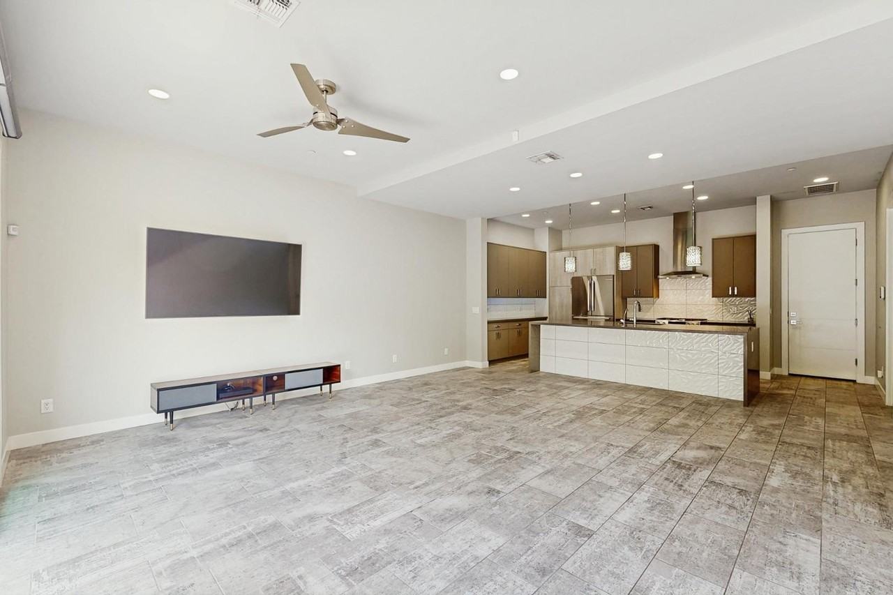 2645 E Osborn Rd #3 - Photo 2 of 25