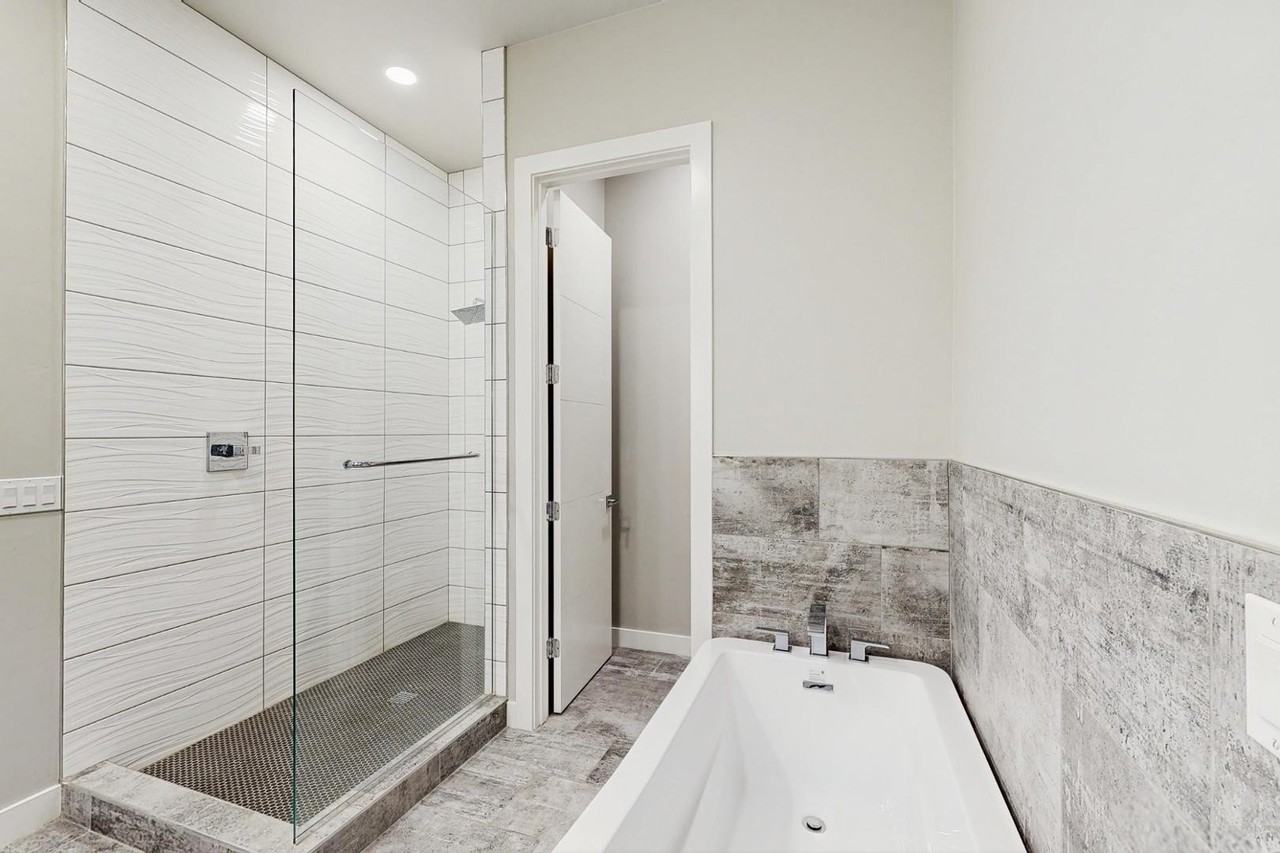 2645 E Osborn Rd #3 - Photo 4 of 25