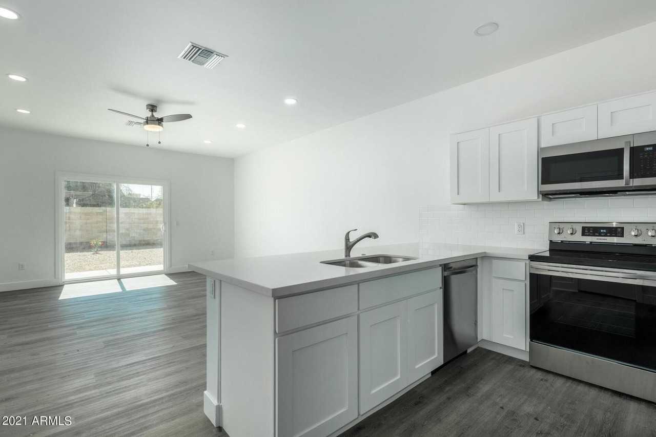 917 S 5th Ave #2 - Photo 3 of 3