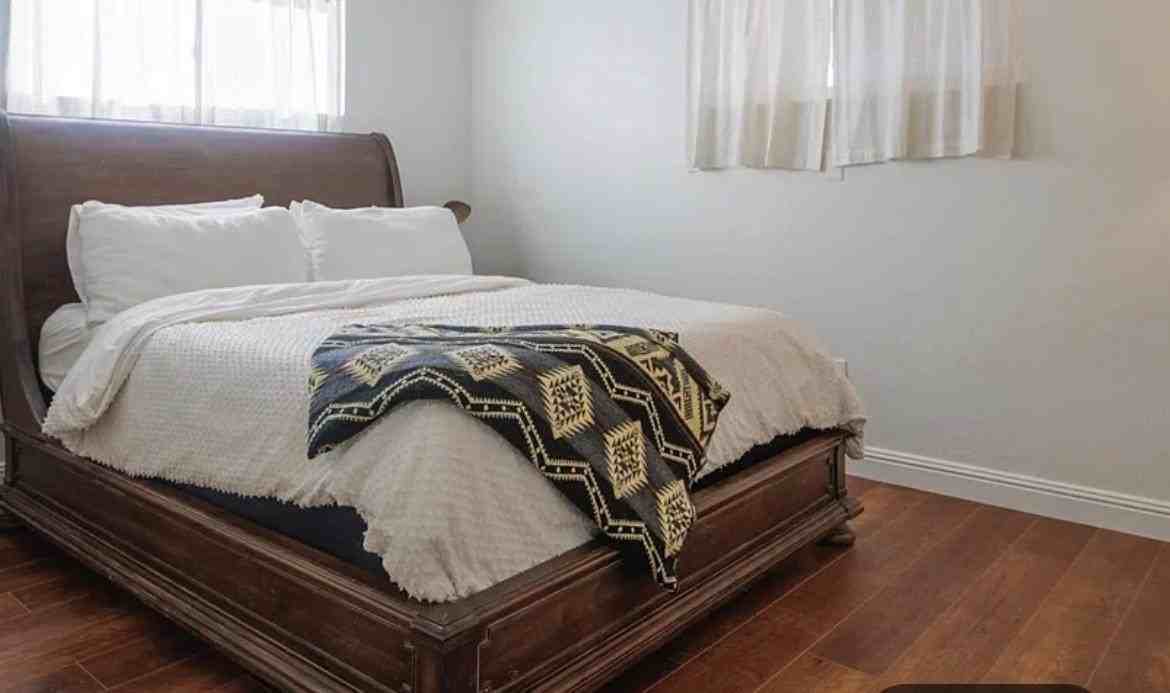 3547 E Meadowbrook Ave - Photo 4 of 9