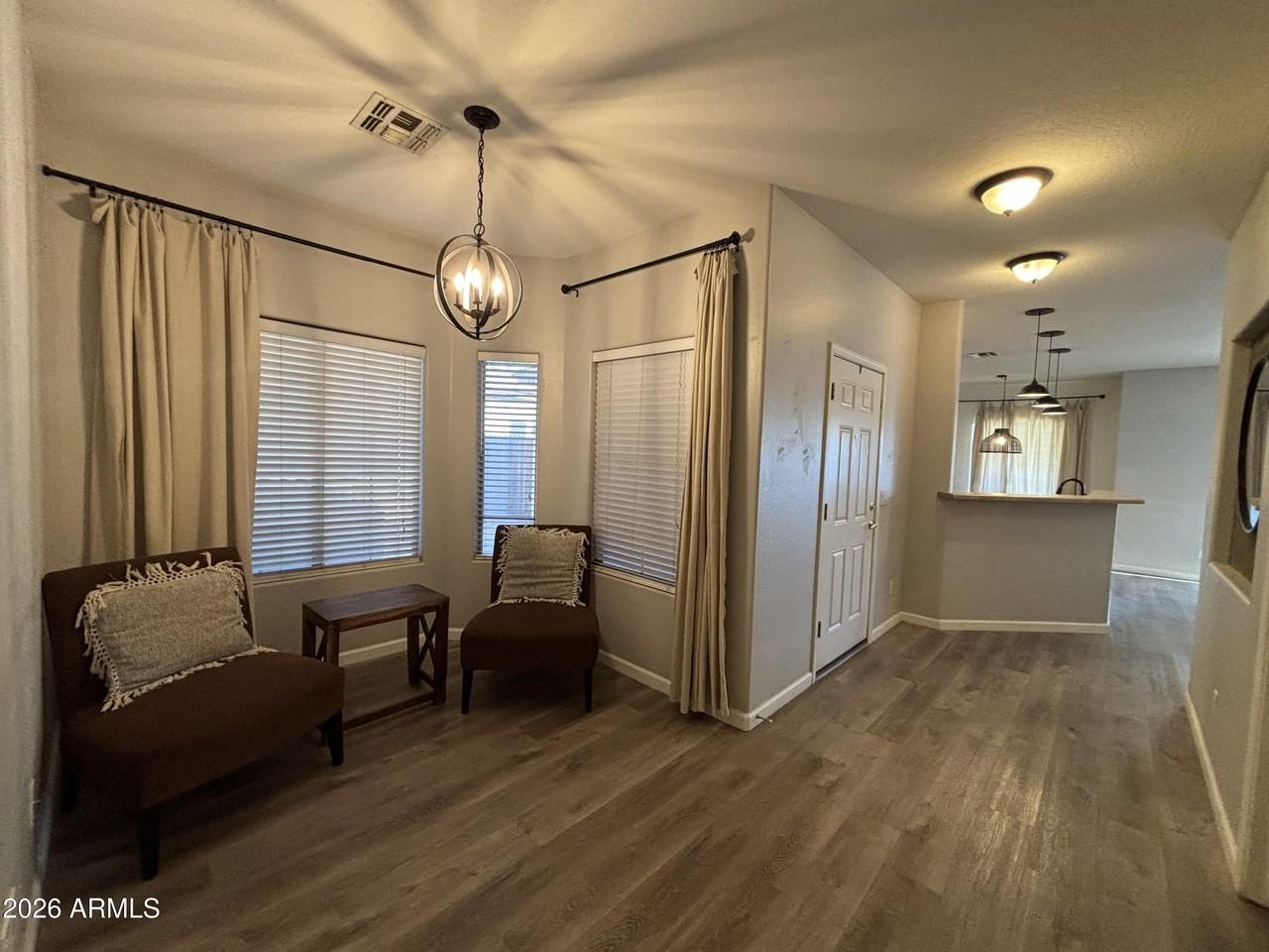 948 E Savannah Dr - Photo 5 of 24