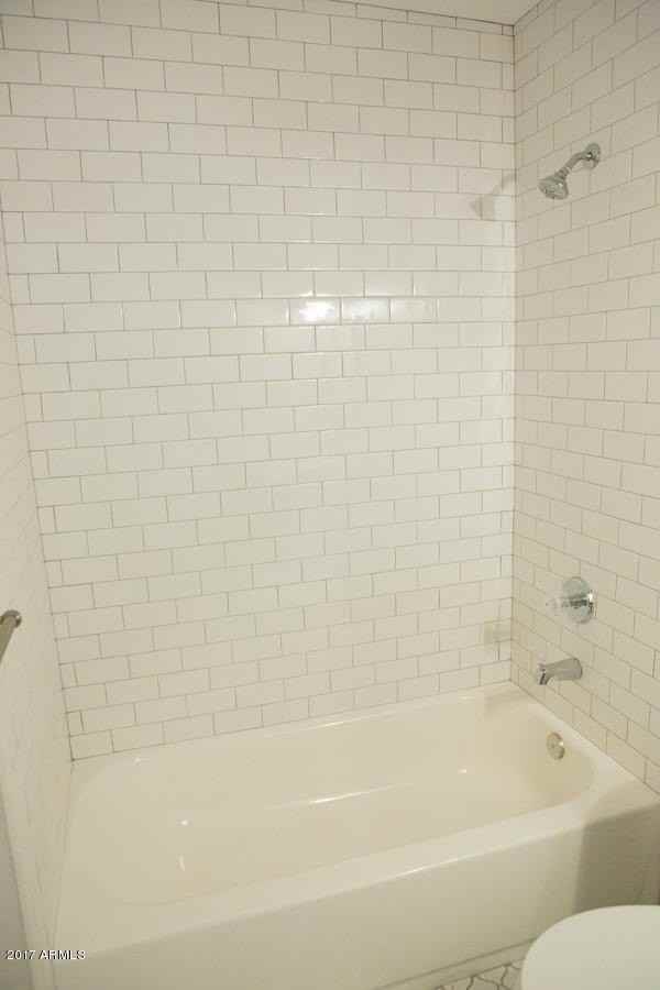 6107 N 79th St - Photo 7 of 19