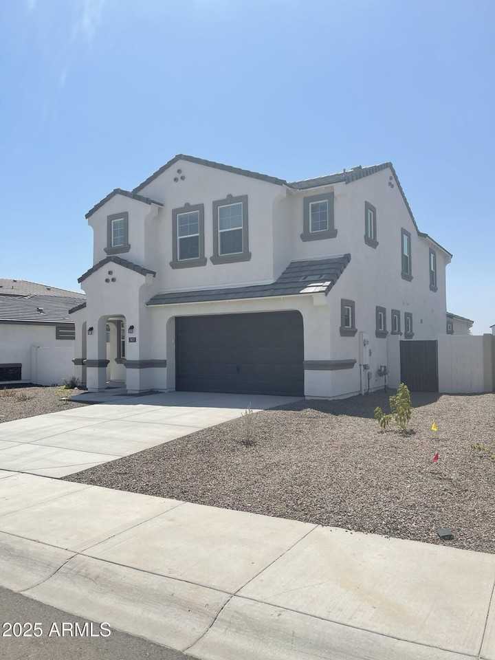 7417 W Buckhorn Trl - Photo 2 of 32
