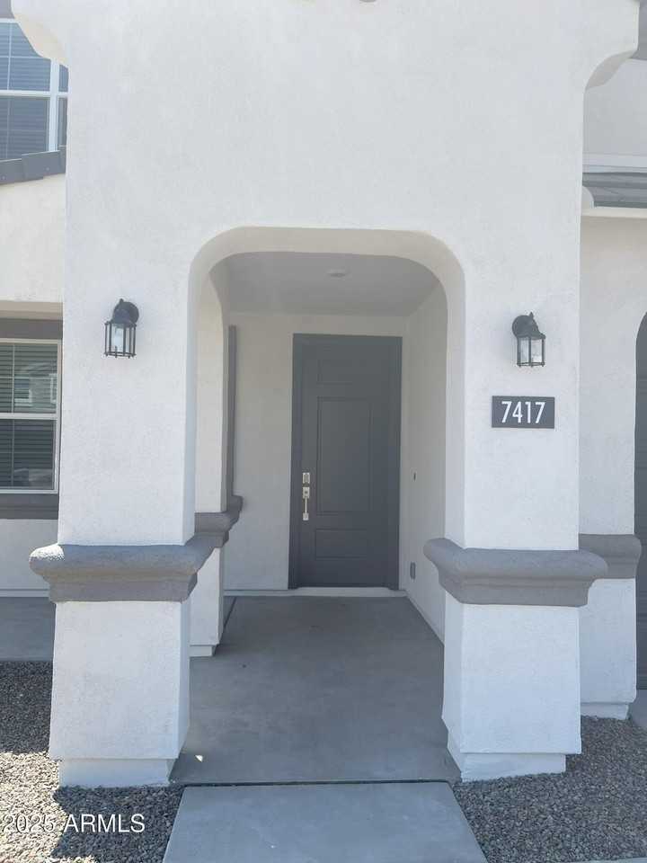 7417 W Buckhorn Trl - Photo 3 of 32