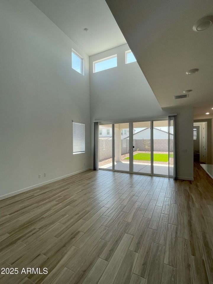 7417 W Buckhorn Trl - Photo 7 of 32