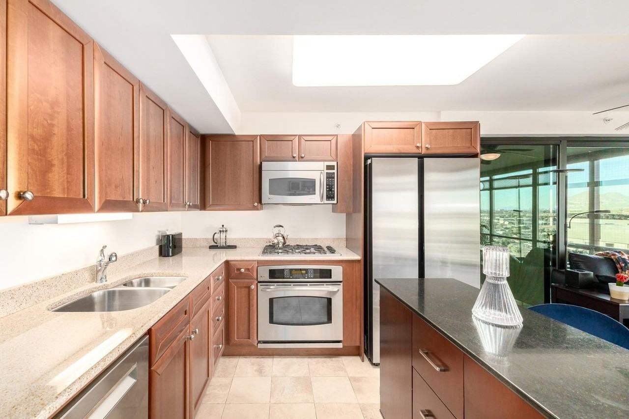 4808 N 24th St - Photo 5 of 36