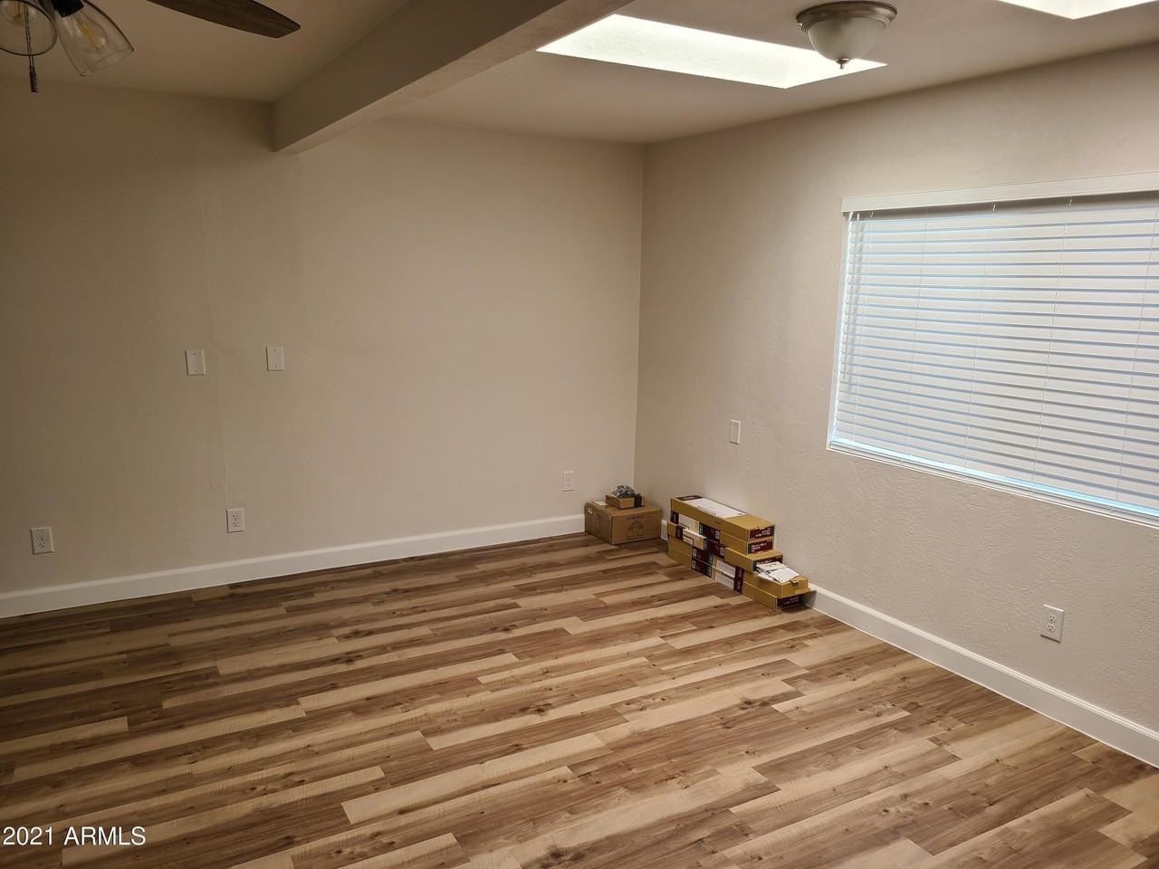 145 W Wickenburg Way #B - Photo 2 of 4