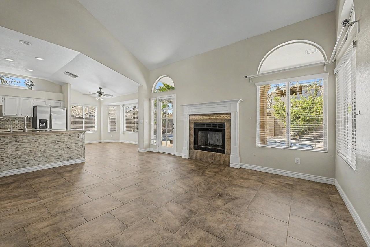 1300 N Sycamore Ct - Photo 7 of 22