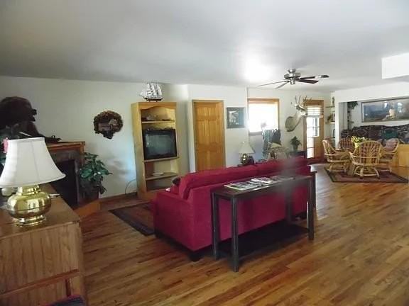 605 N Spur Dr #B - Photo 2 of 17