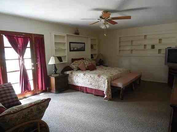 605 N Spur Dr #B - Photo 4 of 17