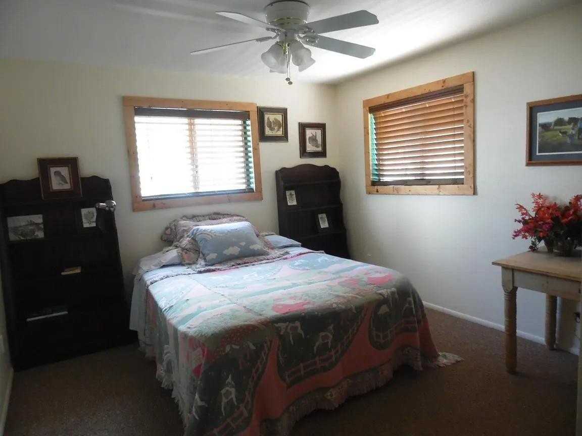 605 N Spur Dr #B - Photo 5 of 17