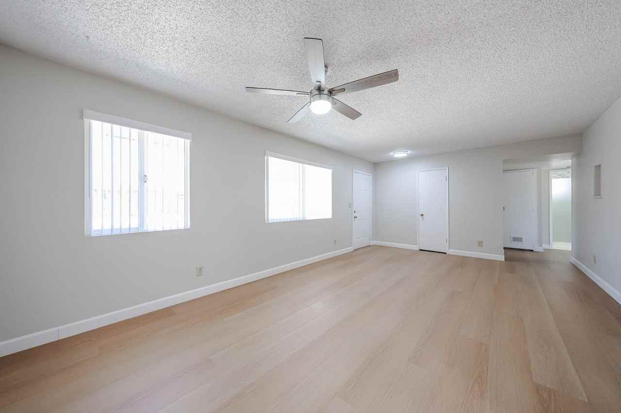 11033 W Elk Ave - Photo 6 of 29