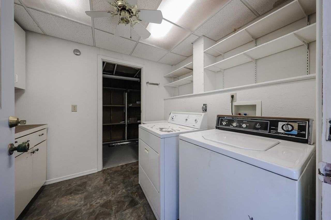 11033 W Elk Ave - Photo 7 of 29