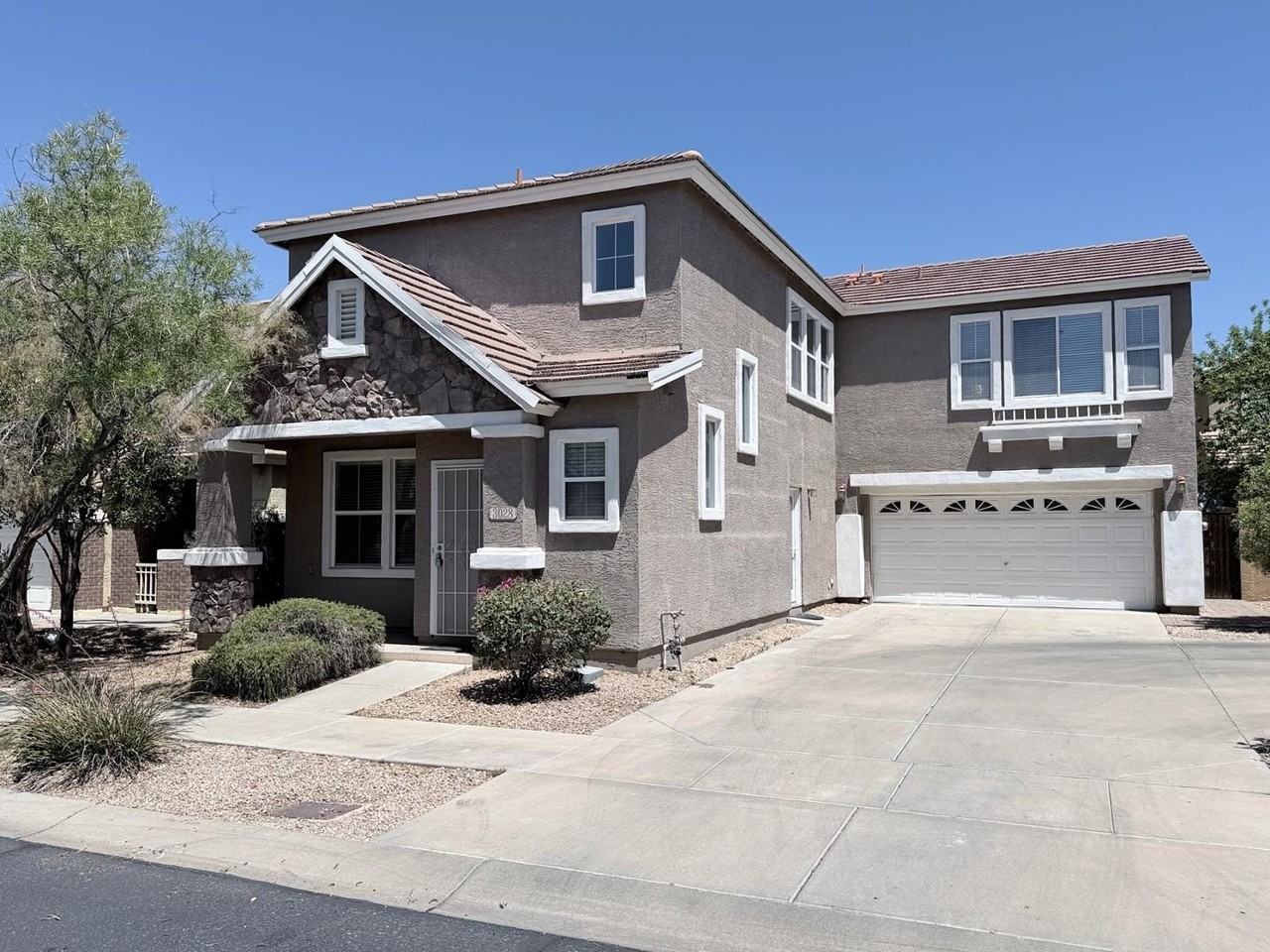 3028 W Cavalry Dr - Photo 2 of 22